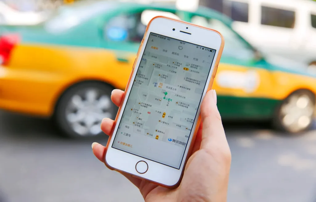 Didi invertirá 58 millones de dólares para introducir 100,000 vehículos eléctricos en México.