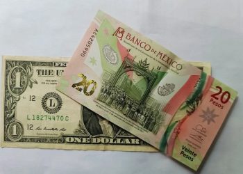 El peso mexicano cae frente al dólar por reforma judicial y datos de EE.UU.