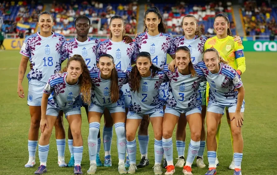 España lidera invicta el Grupo C; Estados Unidos arrasa en el Mundial Sub-20