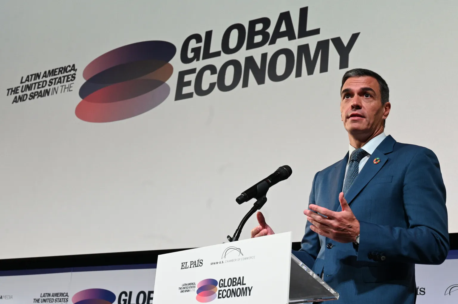 El presidente español destaca que la igualdad de género sigue siendo una aspiración lejana.