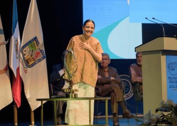 Natalia Lafourcade se convierte en la primera Embajadora de la Música por la Paz