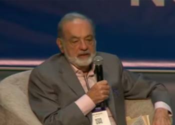Carlos Slim cuestiona el aumento de ingresos a jubilados en México y EE. UU.