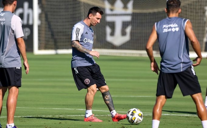 El estado de Messi: “Su tobillo está respondiendo bien”, afirma el asistente de Martino
