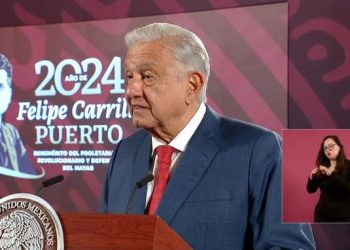 AMLO anuncia su salida de Morena y aborda deuda de Salinas Pliego