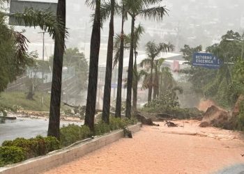 Alerta roja por lluvias de la tormenta tropical John en Acapulco y la Costa Grande