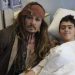 Johnny Depp visita a niños hospitalizados en San Sebastián vestido de Jack Sparrow