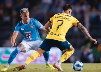 Cruz Azul Remonta, Golea y Se Consolida Como Líder del Apertura 2024