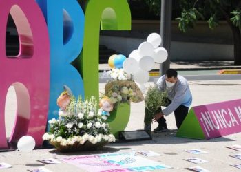 AMLO establece pensión vitalicia para padres de víctimas del incendio en la Guardería ABC
