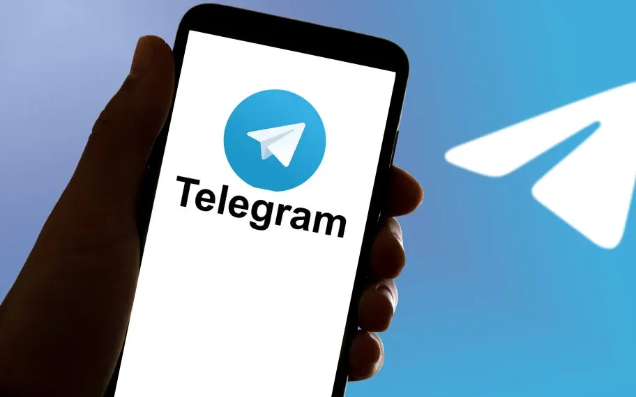 Ucrania prohíbe a funcionarios y soldados el uso de Telegram