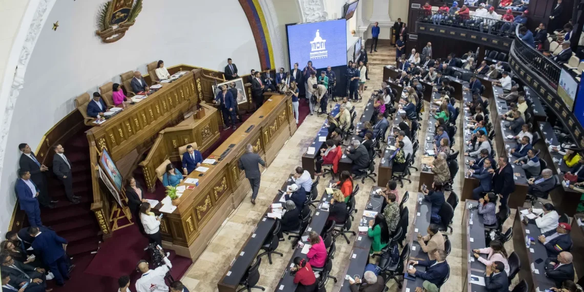 El Parlamento Venezolano Exige la Ruptura de Todos los Vínculos con España Tras Reconocimiento de Opositor
