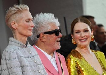 Pedro Almodóvar y sus estrellas brillan en la alfombra roja de Venecia