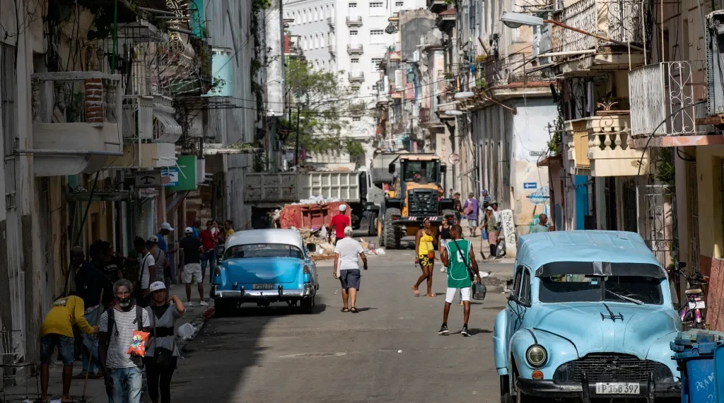 Cuba demanda a Biden que ponga fin a las sanciones, calificándolas de “guerra económica” de “carácter genocida”