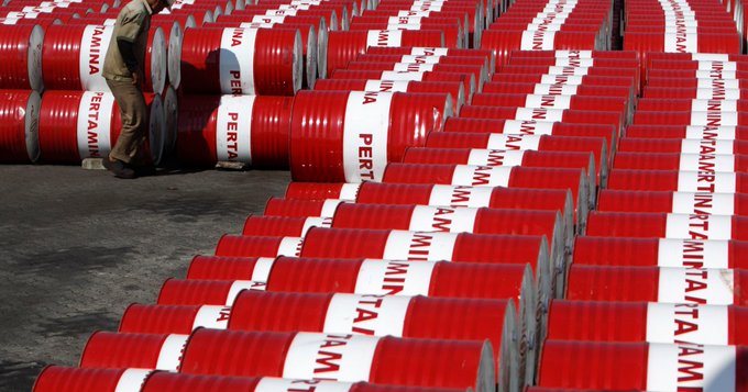 Precios del petróleo bajan más de 1 dólar por barril por preocupaciones sobre demanda