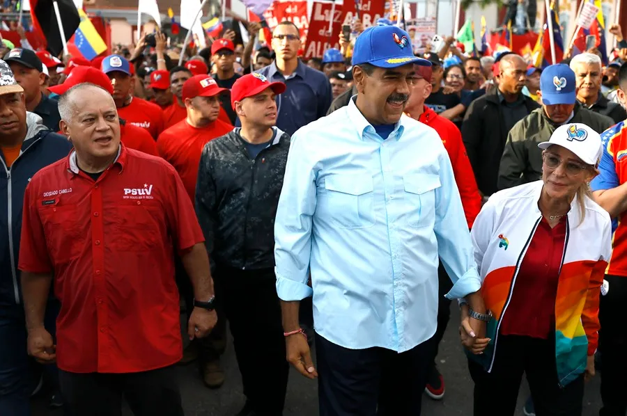 Un grupo de 31 expresidentes de América Latina y España solicita a la Corte Penal Internacional la “captura inmediata” del presidente venezolano Nicolás Maduro y sus principales colaboradores.