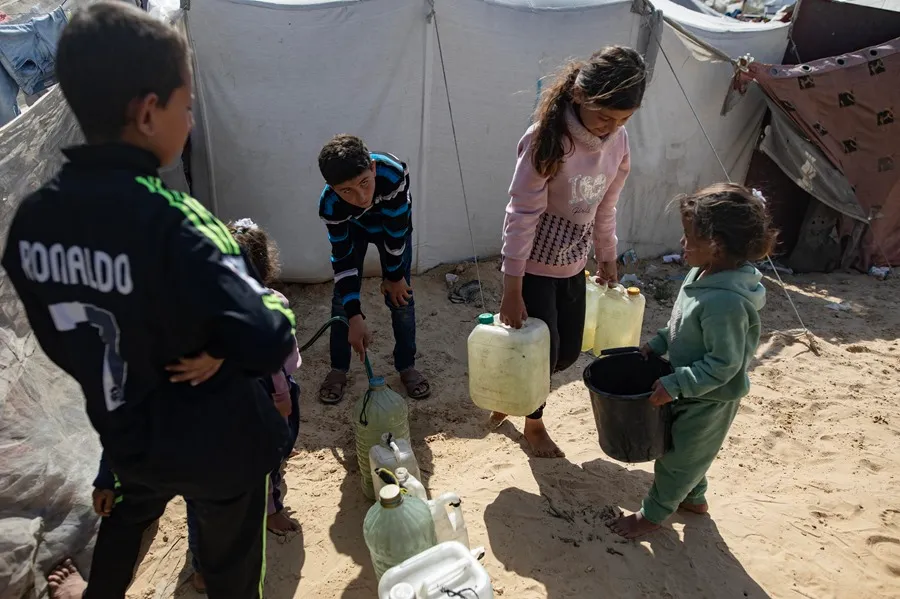 Más de 630.000 estudiantes en Gaza no podrán iniciar el nuevo año escolar debido al conflicto.