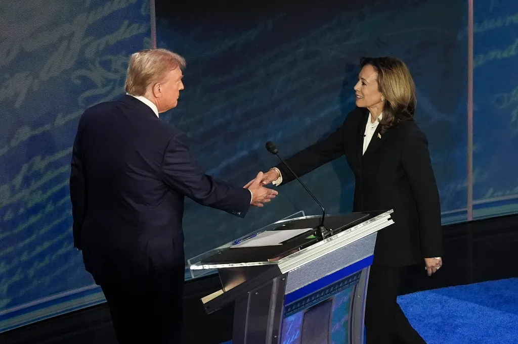 La vicepresidenta Kamala Harris y el ex presidente Donald Trump protagonizaron un intenso enfrentamiento en Filadelfia.