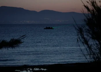 Naufragio frente a Samos deja tres muertos y 25 desaparecidos