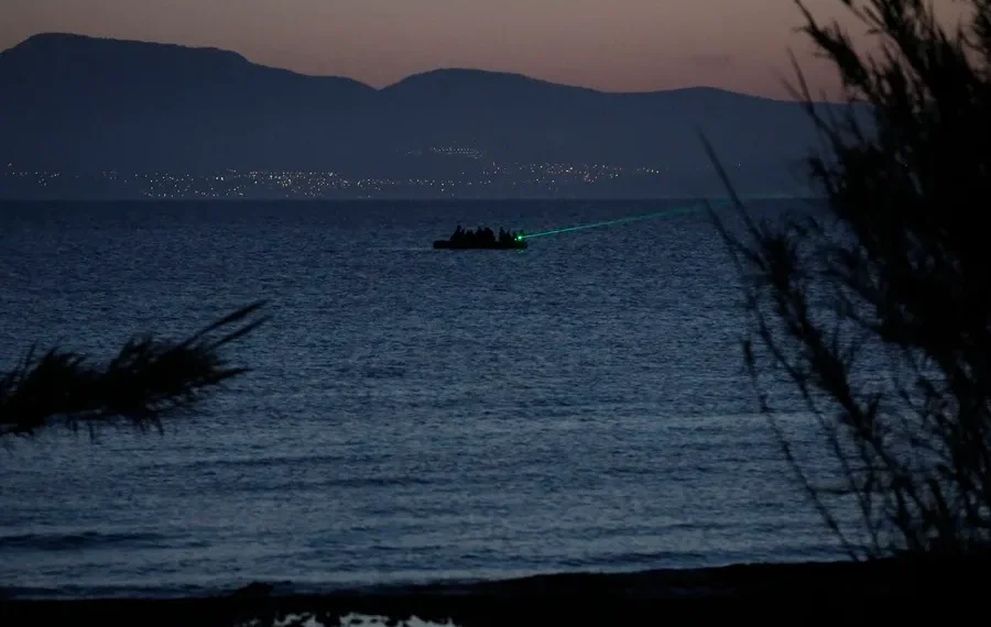 Naufragio frente a Samos deja tres muertos y 25 desaparecidos