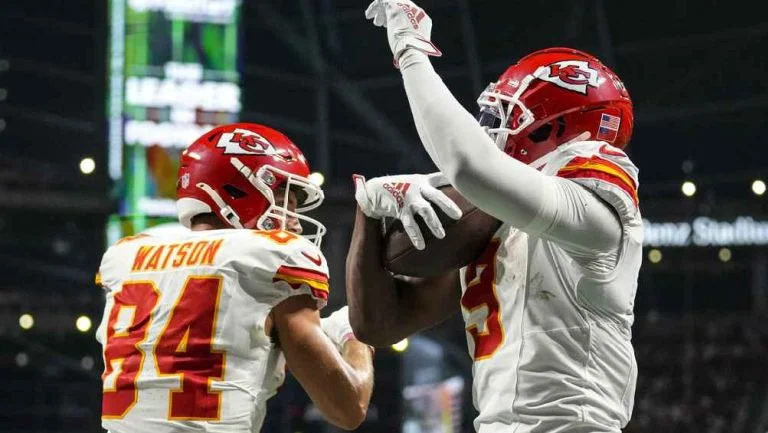 Los Chiefs mantienen su invicto tras un reñido duelo con los Falcons NFL