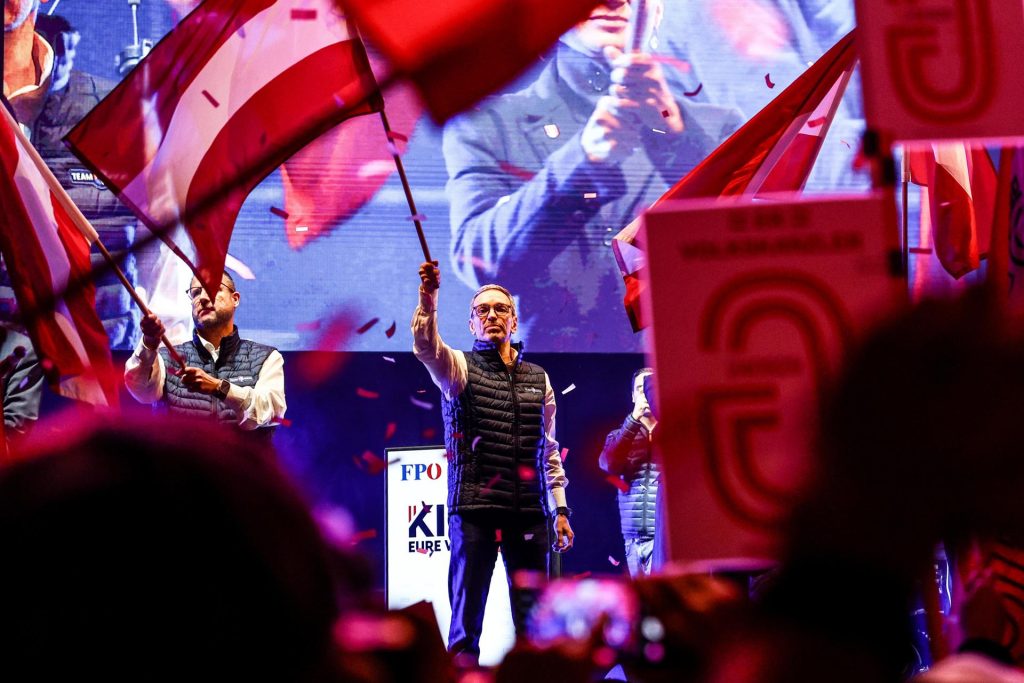 El FPÖ se alza con el 28,8 % de los votos en las elecciones parlamentarias.