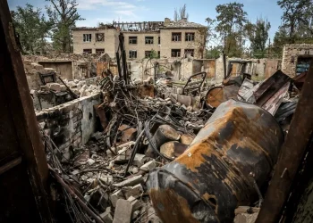 Al menos 49 muertos en ataque ruso a Poltava; tensiones en Zaporiyia
