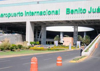 Ojeda Durán busca solución a restricciones para taxis por aplicación en el AICM