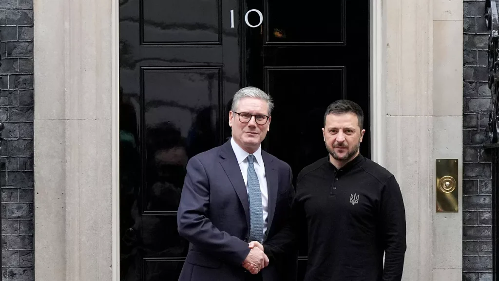 El presidente ucraniano busca autorización para el uso de misiles británicos en su lucha contra Rusia.