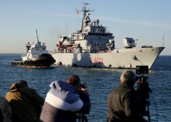 Italia comienza el traslado de migrantes a Albania bajo nuevo acuerdo de asilo