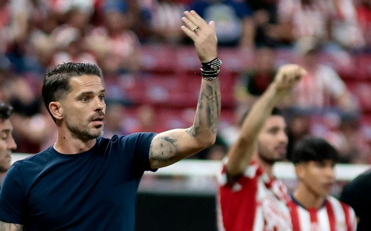 Chivas confirma la salida de Fernando Gago para dirigir Boca Juniors