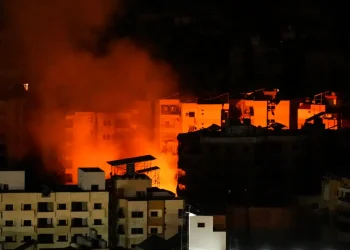 Israel intensifica ofensivas en Gaza y Líbano, causando múltiples bajas