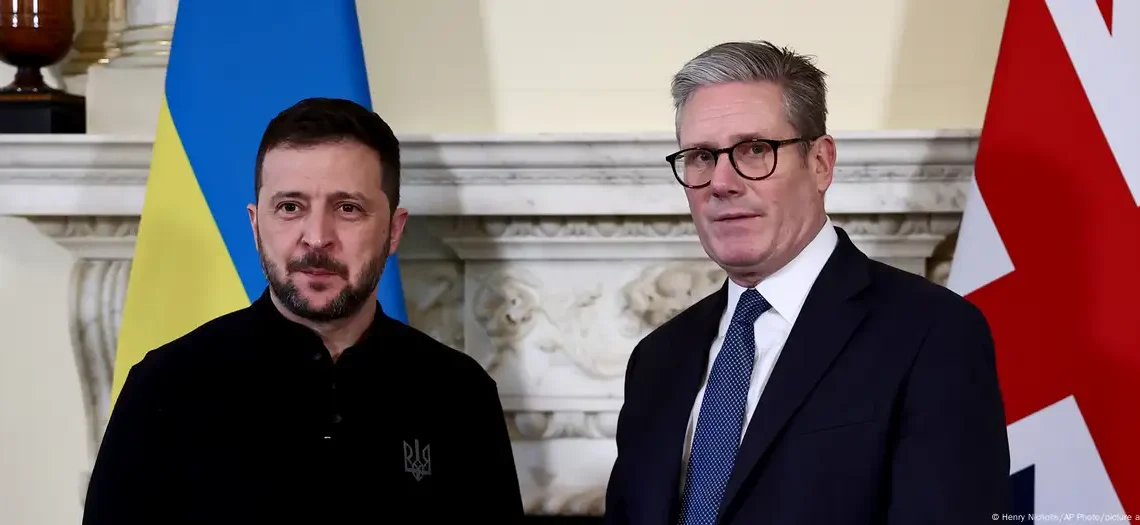 Zelenski se encuentra con Starmer para discutir apoyo militar en Londres