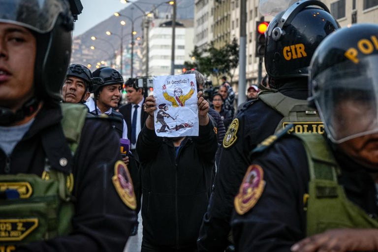 Manifestantes piden medidas urgentes para abordar el aumento de la delincuencia.