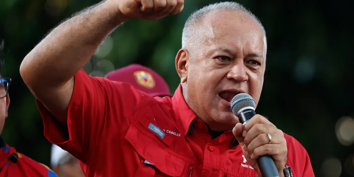 Acusan a exfuncionarios de Venezuela de desviar fondos a campaña opositora
