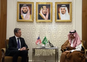 Blinken urge a poner fin a la guerra y discute la reconstrucción de Gaza con Arabia Saudí