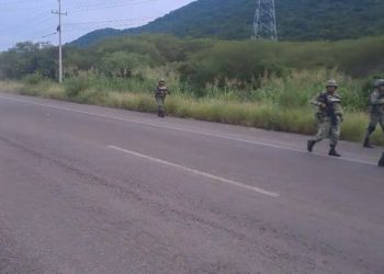 Grupo armado roba vehículos a los alcaldes de Mazatlán y San Ignacio en la Maxipista