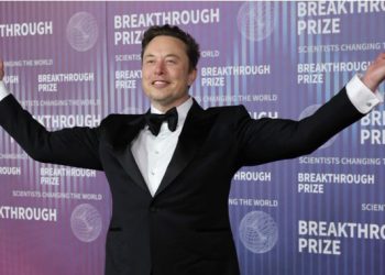 Elon Musk ofrece un millón de dólares por apoyo a Trump y genera controversia legal