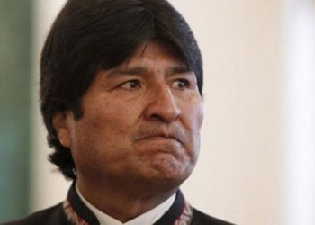 Evo Morales advierte que un levantamiento indígena y militar estallaría si es capturado