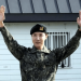 J-Hope finaliza su servicio militar y recibe una cálida bienvenida de ARMY