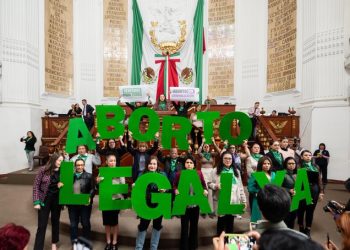Diputada de Morena propone despenalización total del aborto en la CDMX
