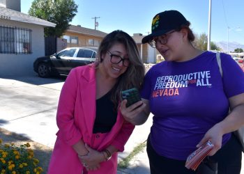 La comunidad latina en Nevada apoya la protección del aborto