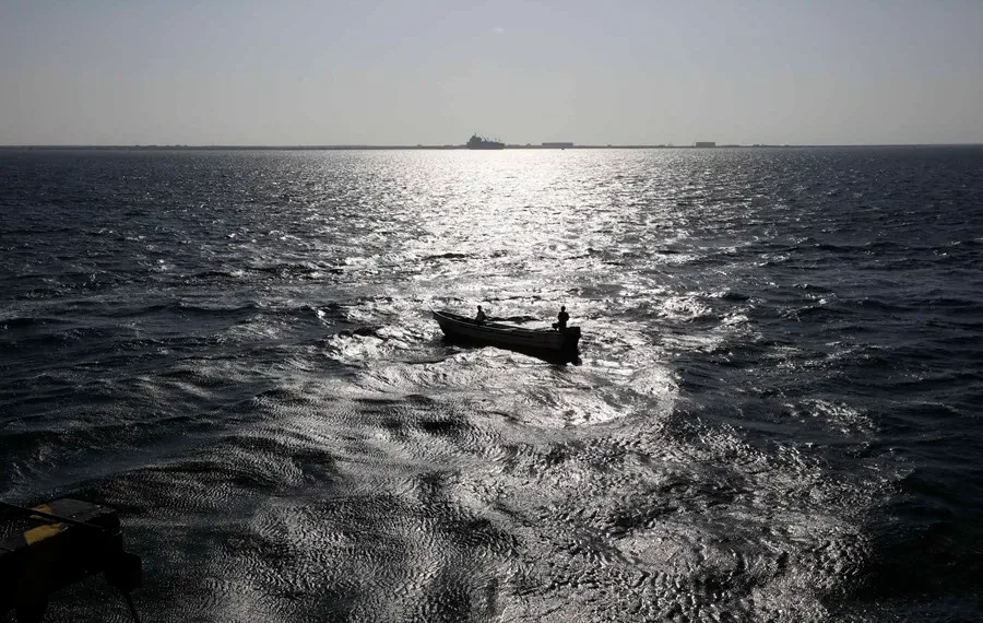 Más de 100 migrantes desaparecidos en el mar Rojo tras ser obligados a saltar al agua