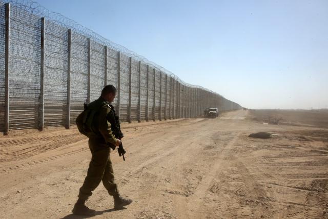 El Ejército israelí abatió a dos hombres que ingresaron desde Jordania y abrieron fuego.