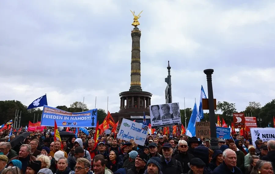 Alemania conmemora 34 años de reunificación en medio de divisiones políticas