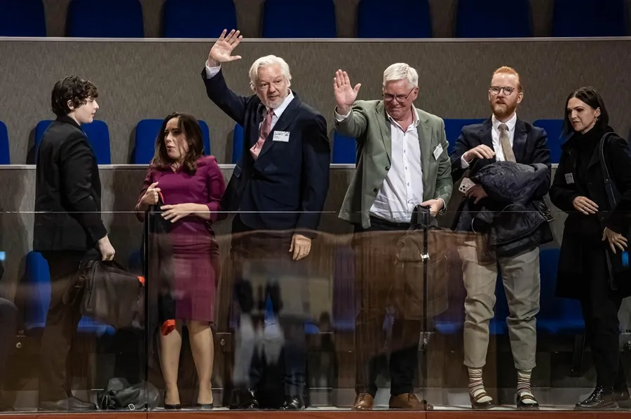 La Asamblea Parlamentaria del Consejo de Europa considera a Julian Assange un preso político y solicita a EE. UU. reformar la ley de Espionaje.