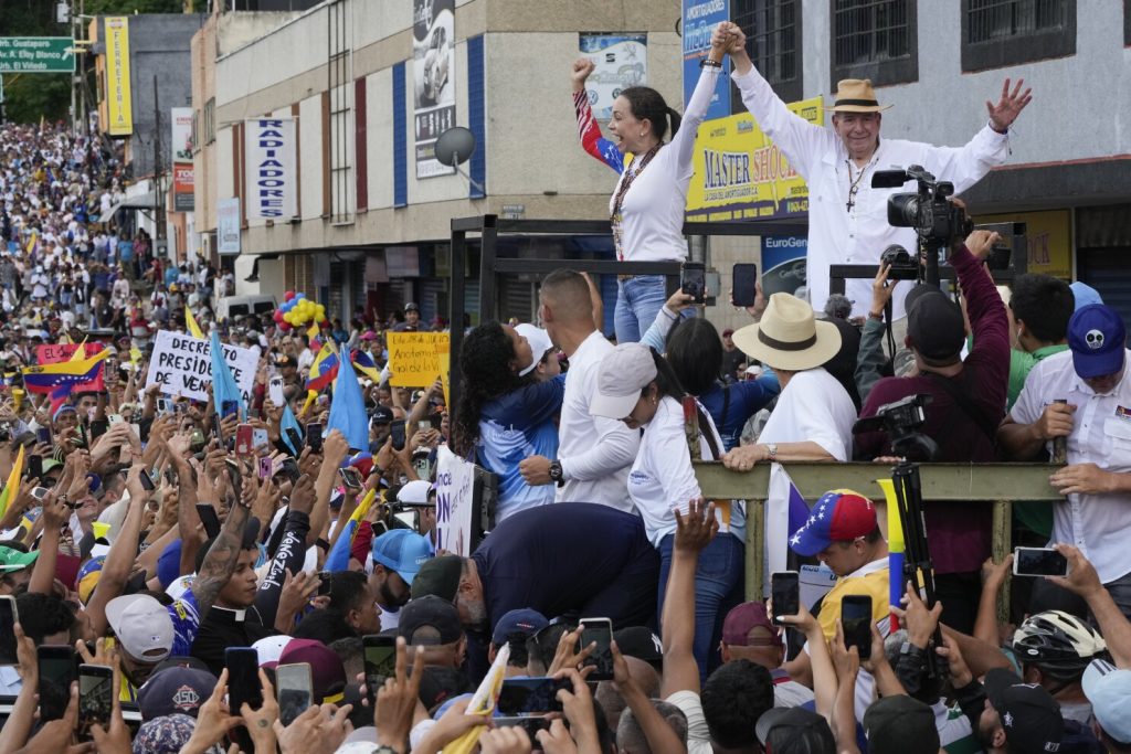 La oposición venezolana se adapta a un entorno hostil, abandonando las manifestaciones públicas.