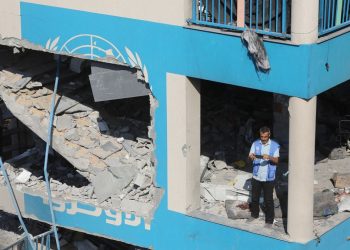 Ataque israelí a escuela de la UNRWA deja al menos diez muertos en Gaza