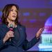 Kamala Harris celebra el apoyo de Bad Bunny y JLO en su campaña