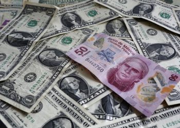 El peso mexicano se deprecia; regresa a la zona de 20 unidades por dólar