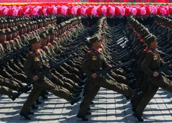 Zelenski denuncia que Corea del Norte enviará 10,000 soldados para apoyar a Rusia en Ucrania