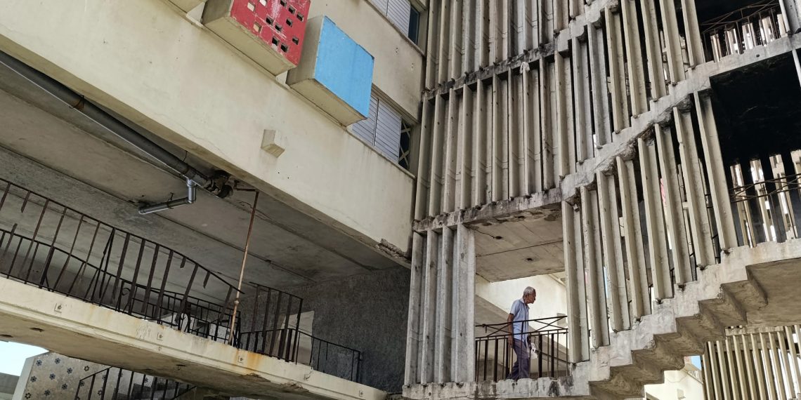 La lucha de los mayores en La Habana ante los apagones constantes
